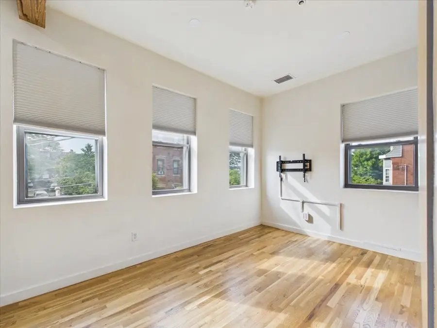 100 Pearl Street #13, Chelsea, MA 02150 - #3