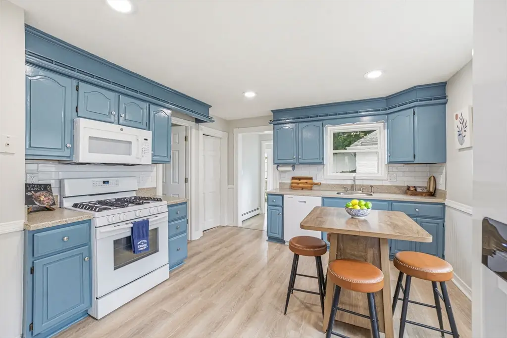 64 Garfield Ave, Woburn, MA 01801 - #1