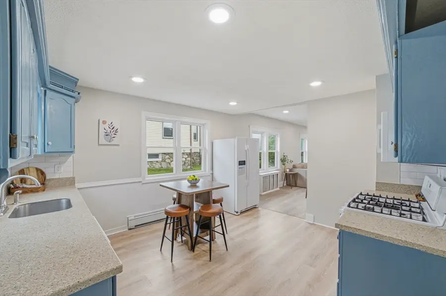 64 Garfield Ave, Woburn, MA 01801 - #2