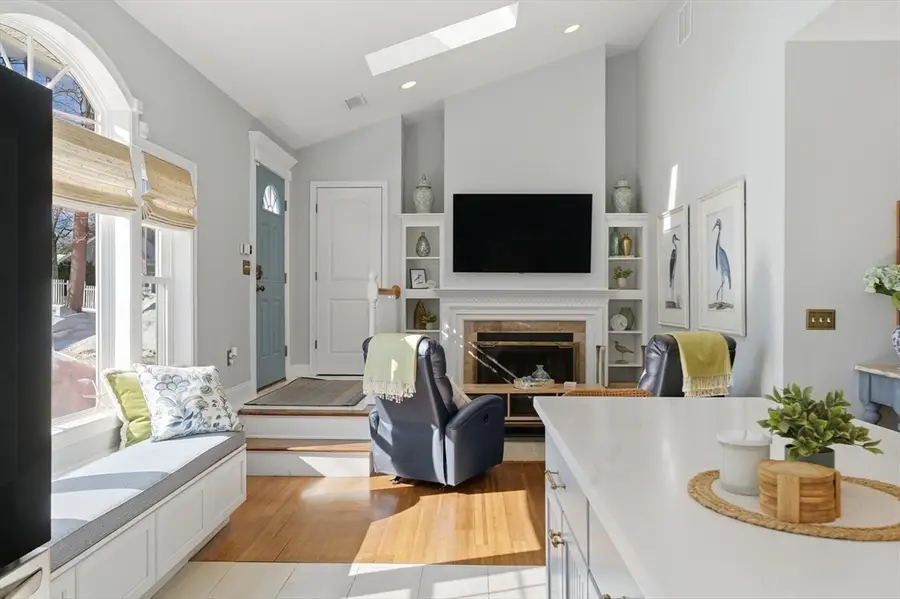 73 Congdon St, Narragansett, RI 02882 - #3