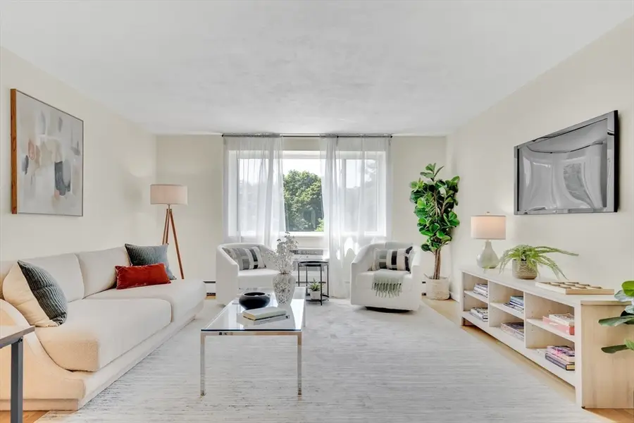 197 Kent St #35, Brookline, MA 02446 - #2