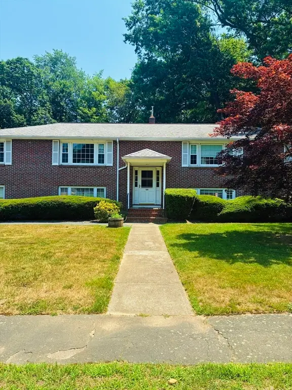 120 Mary Ln #3, Bridgewater, MA 02324