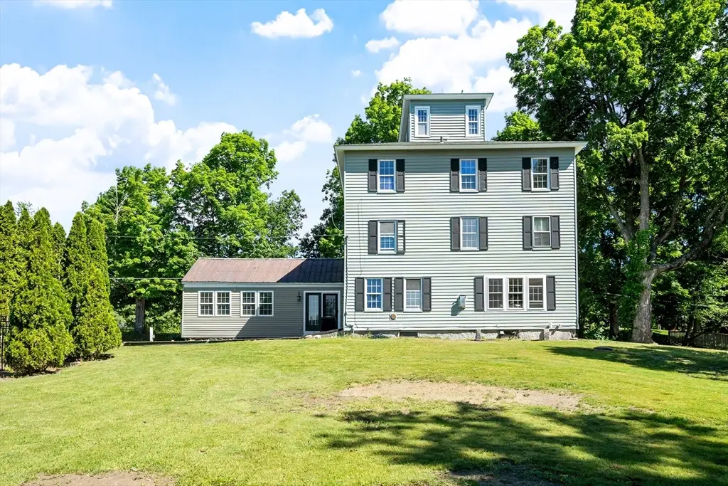 293 West St, Lunenburg, MA 01462 - #1