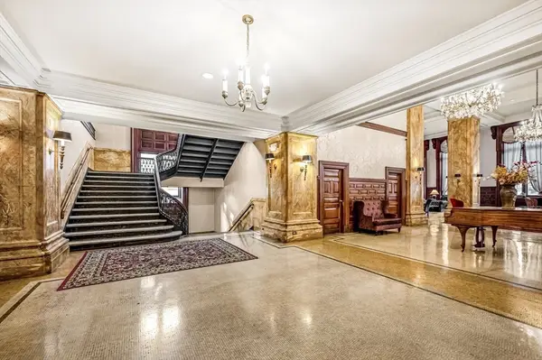 140 Chestnut St #706, Springfield, MA 01103
