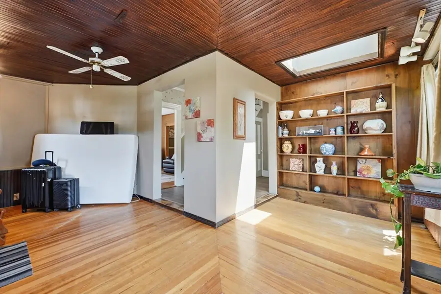 96 Washington St, Gardner, MA 01440 - #3