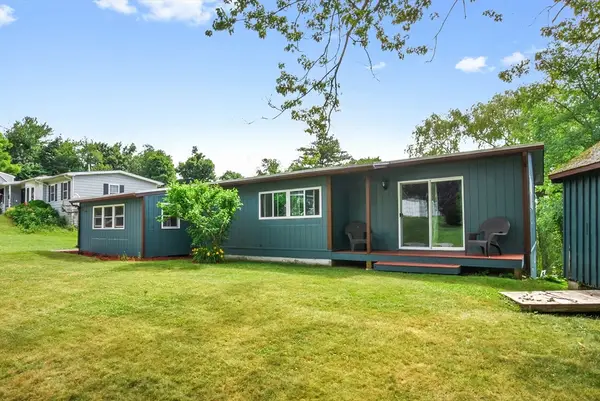 50 Roosevelt Dr, Southbridge, MA 01550