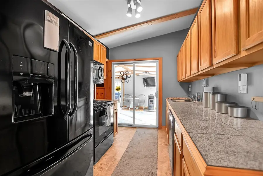 50 Roosevelt Dr, Southbridge, MA 01550 - #3
