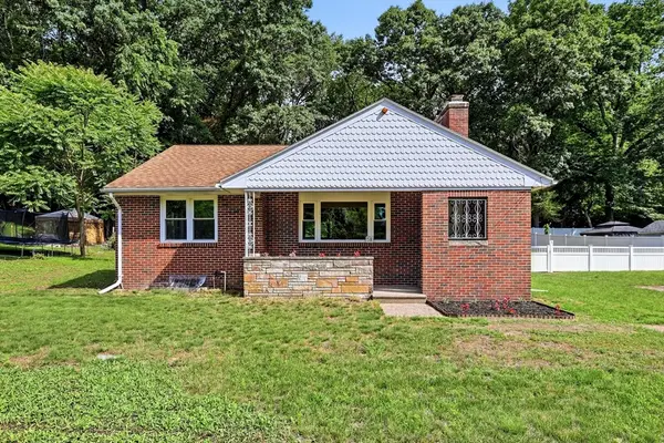 58 Hearthstone Ter, Chicopee, MA 01020