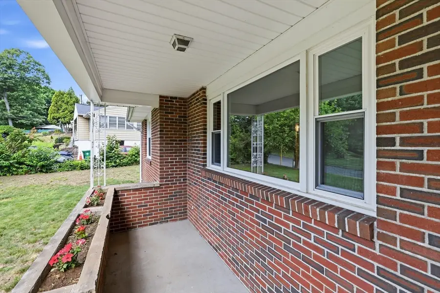 58 Hearthstone Ter, Chicopee, MA 01020 - #2