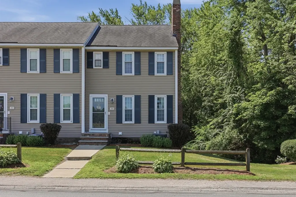 90 Swan Street #204, Lowell, MA 01852 - #1