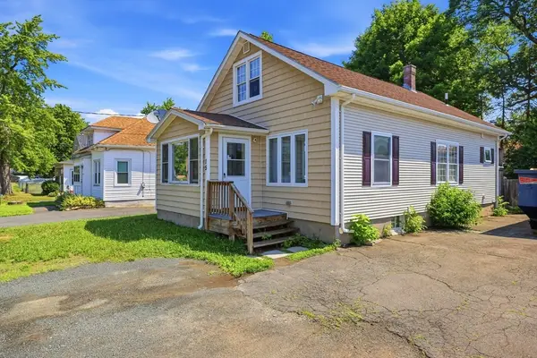 15 Rhodes, Agawam, MA 01030