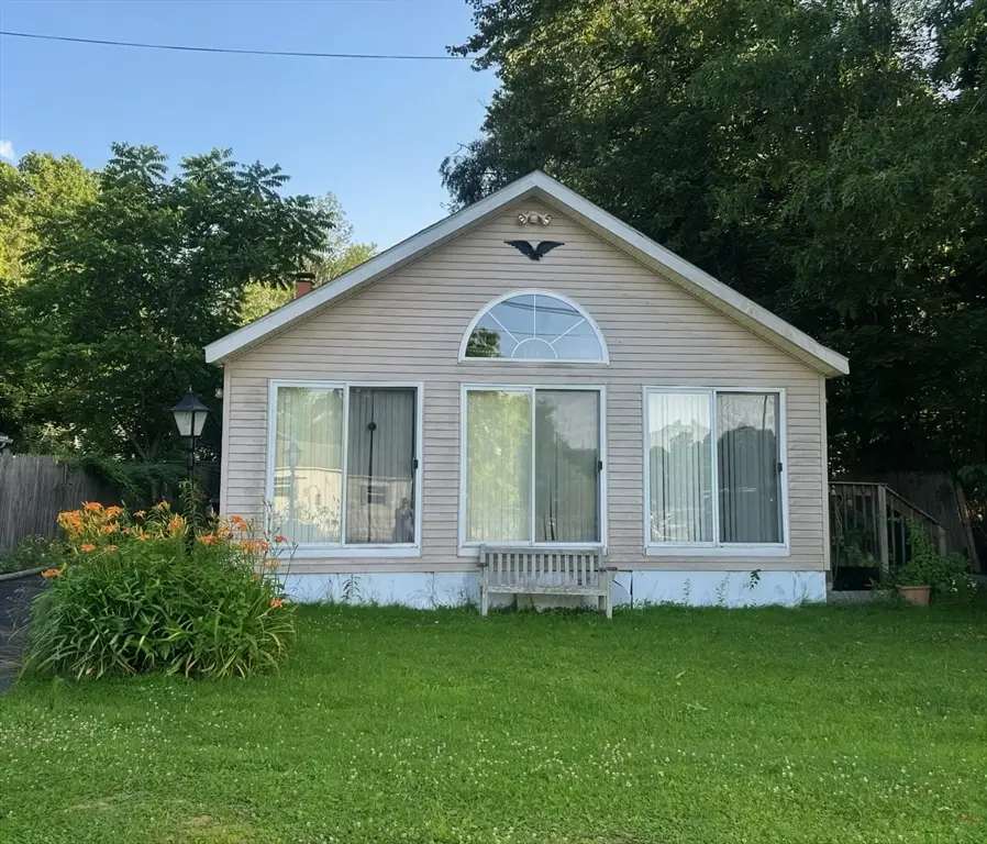 10 Brows Beach Rd, Wales, MA 01081 - #1