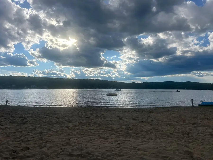 10 Brows Beach Rd, Wales, MA 01081 - #3