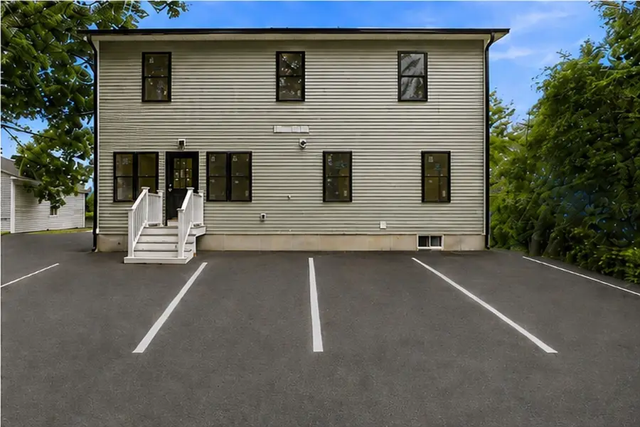 4 Mayhew St, Framingham, MA 01702 - #3