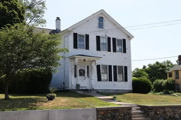 72 N Main St, Millbury, MA 01527