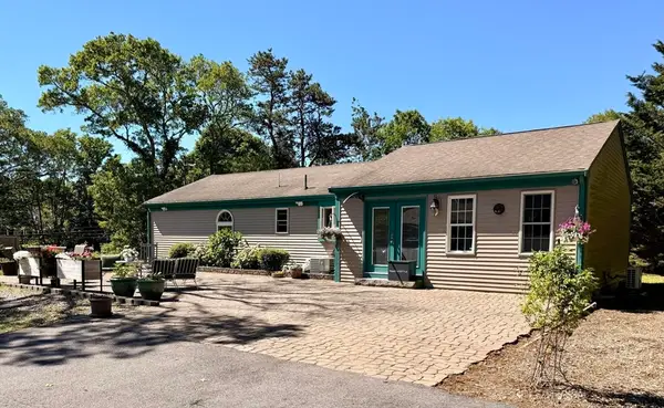 12 Ox Bow Rd., Falmouth, MA 02536