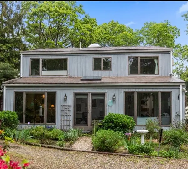 621 Locustfield Rd, Falmouth, MA 02536