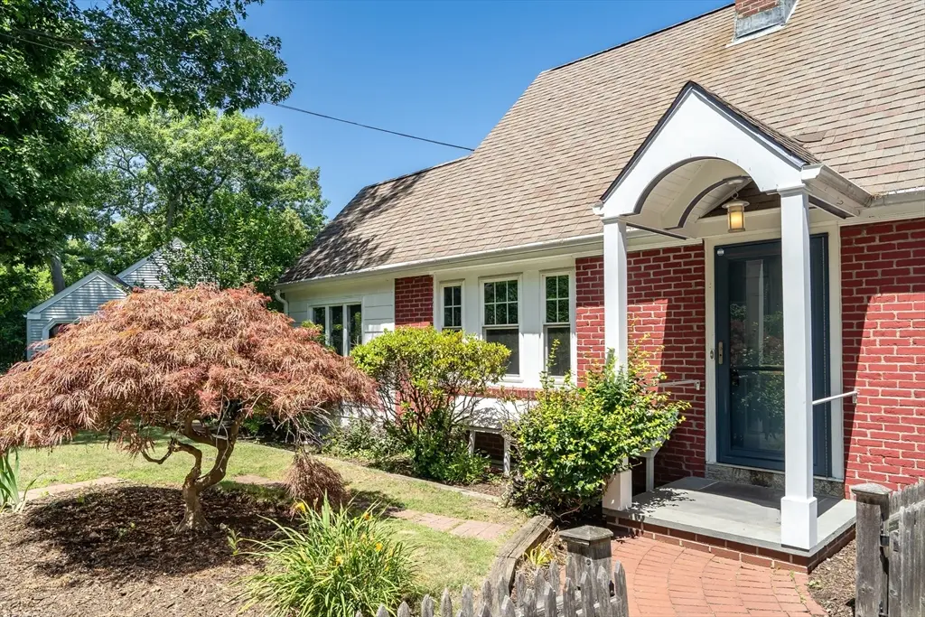 16 Roundwood Rd, Newton, MA 02464 - #1