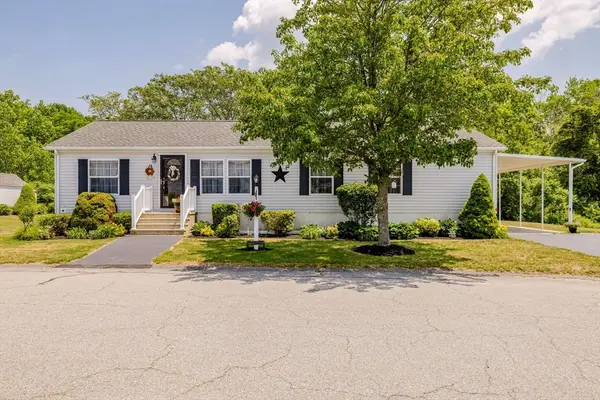 20 Blackbird Ct, Tiverton, RI 02878