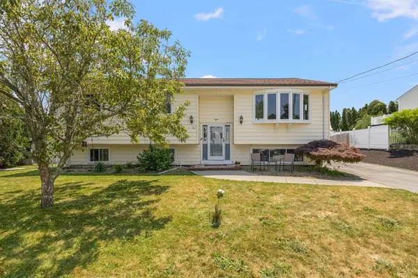 8 Tenley Ave, Dartmouth, MA 02747