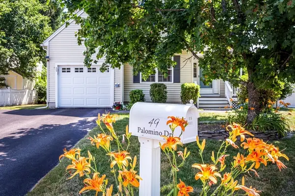 49 Palomino Dr, Franklin, MA 02038