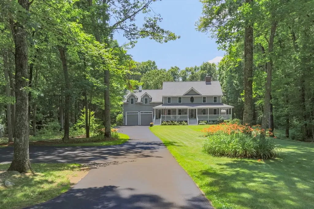 4 Upton Street, Dunstable, MA 01827 - #1