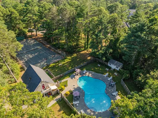 300 Falmouth Rd #9E, Mashpee, MA 02649