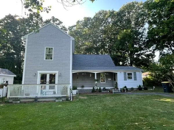 37 Henri St, Somerset, MA 02726