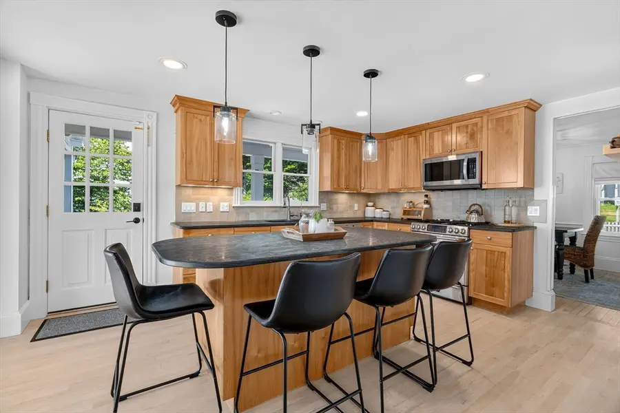 11 Crescent St, Stow, MA 01175 - #3
