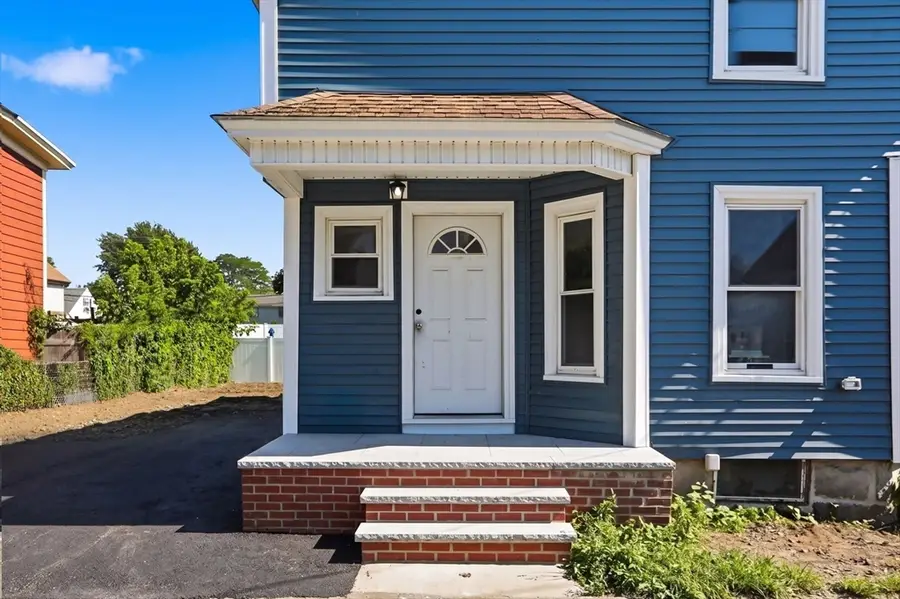 37 Campaw St, Lowell, MA 01850 - #3