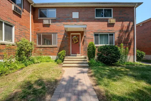 66 Bishop Dr #66, Framingham, MA 01702