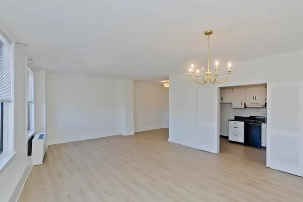 140 Chestnut St #404, Springfield, MA 01103