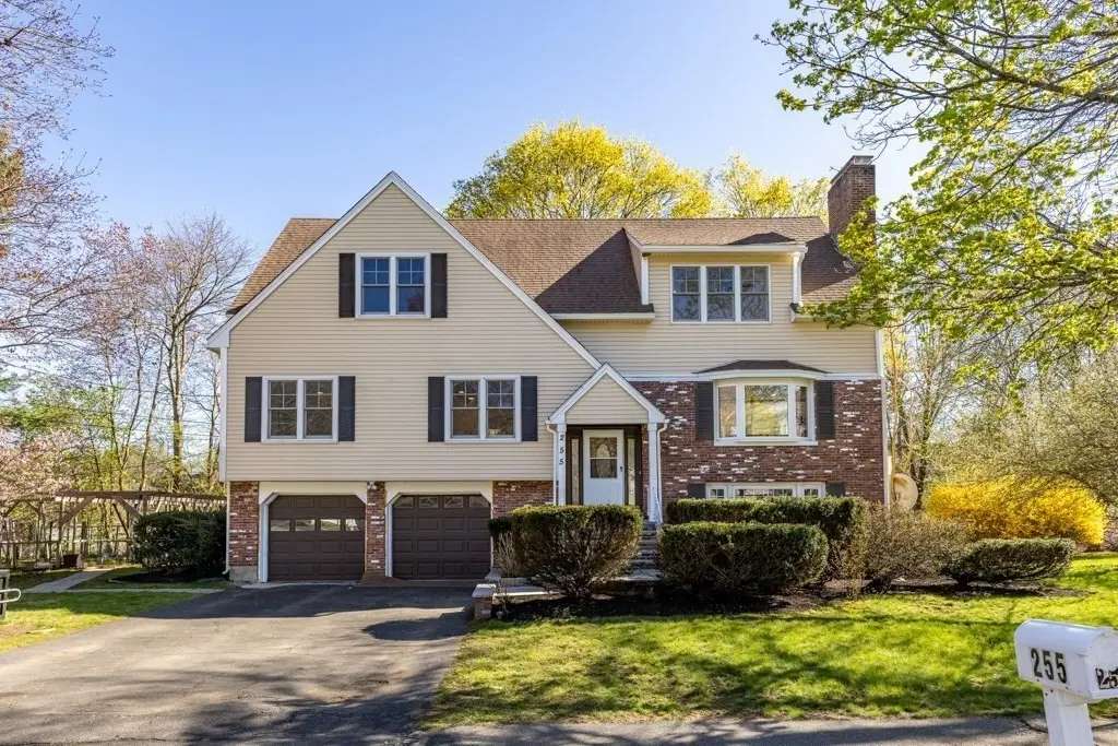 255 Worthen Rd East, Lexington, MA 02421 - #1