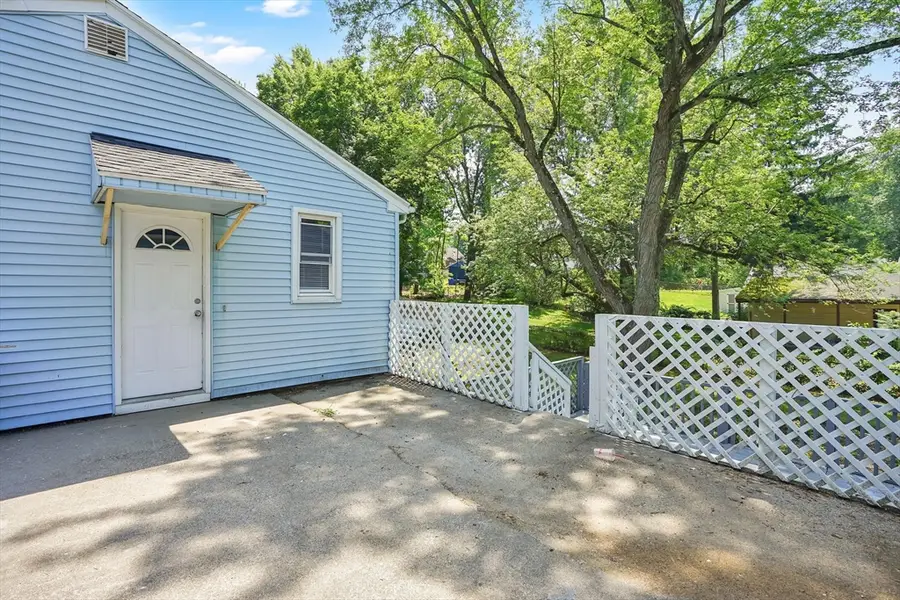85 Bircham St, Springfield, MA 01104 - #3