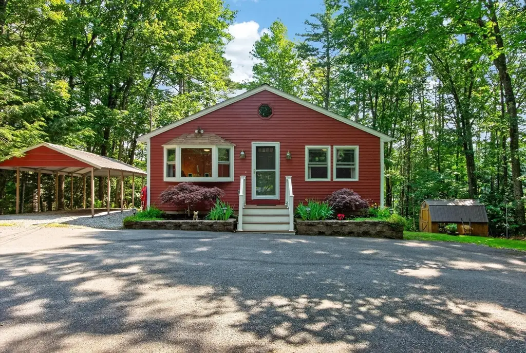 20 Iroquois Ave., Hubbardston, MA 01452 - #1