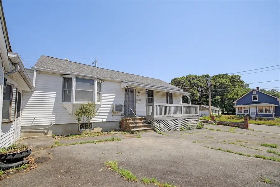 16 Berger Street, Chicopee, MA 01020 - #3