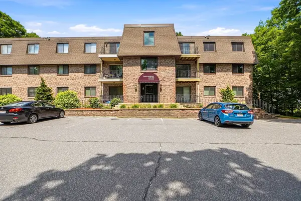 59 School St #B18, Northborough, MA 01532