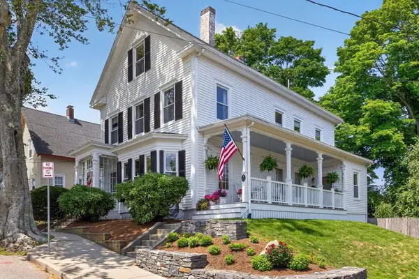 15 Vernon St, Plymouth, MA 02360