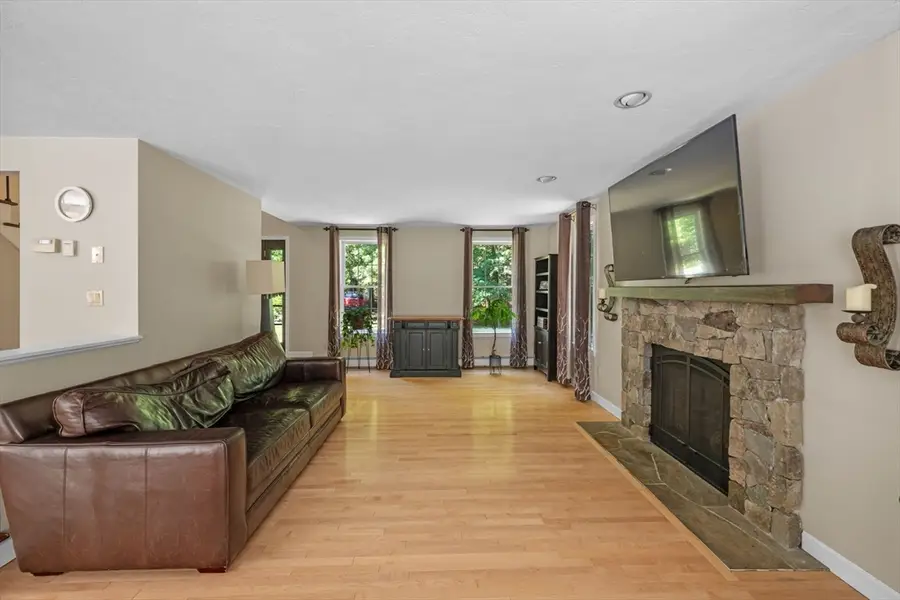 49 Plain St, Middleboro, MA 02346 - #3