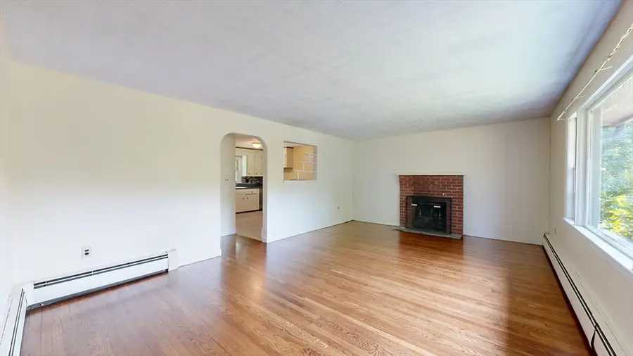 34 Keenan Street, West Bridgewater, MA 02379 - #3
