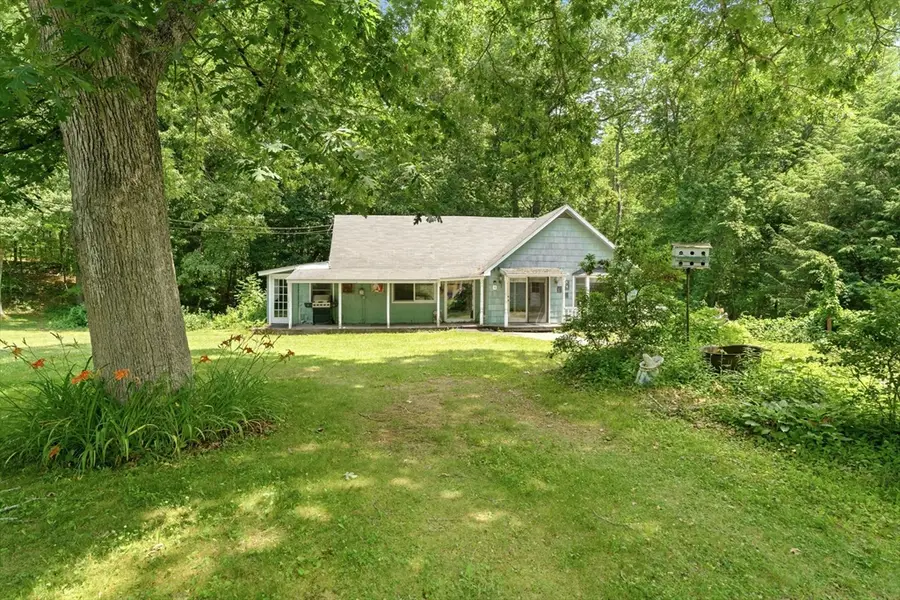 4 Essex St, Holland, MA 01521 - #3
