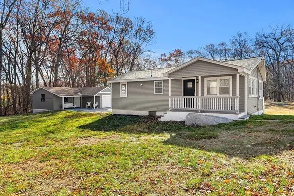16 Jeanne Darc St, Lowell, MA 01854