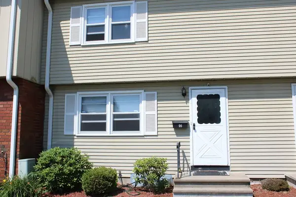26 Yorktown Ct #26, Chicopee, MA 01020