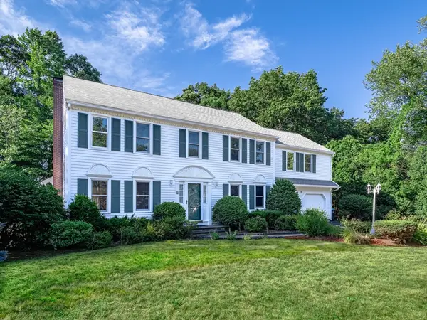 4 Flint Meadow Ln, Shrewsbury, MA 01545