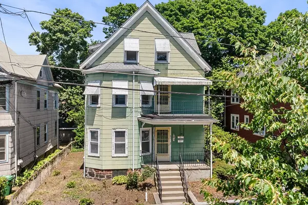 31 Orchard St, Medford, MA 02155