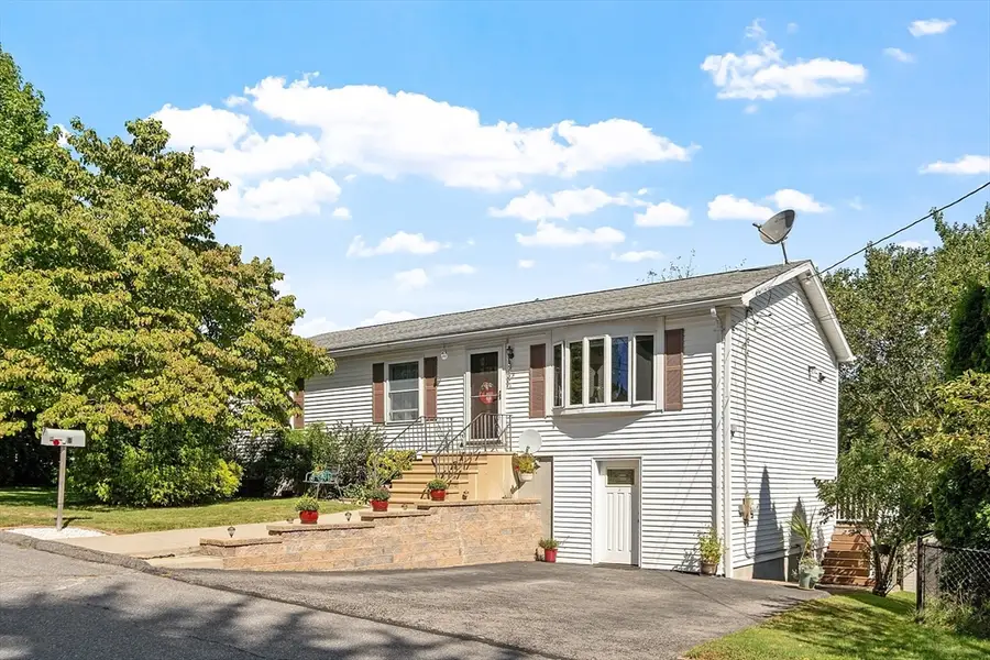 8 Pershing St, Worcester, MA 01606 - #2