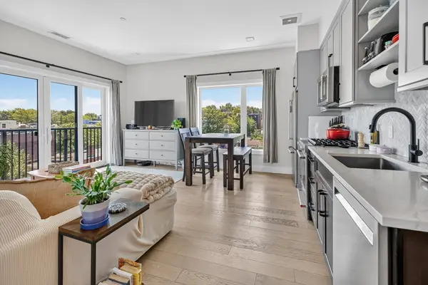 287 Maverick St #505, Boston, MA 02128