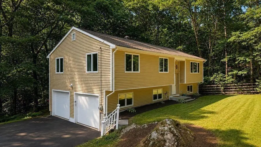 166 School St, Rehoboth, MA 02769 - #2