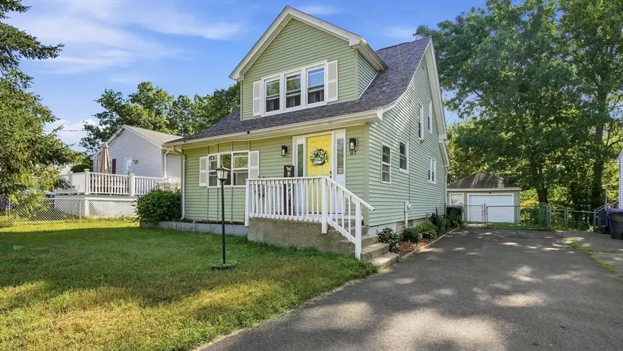 87 Lakevilla Ave, Springfield, MA 01109 - #2