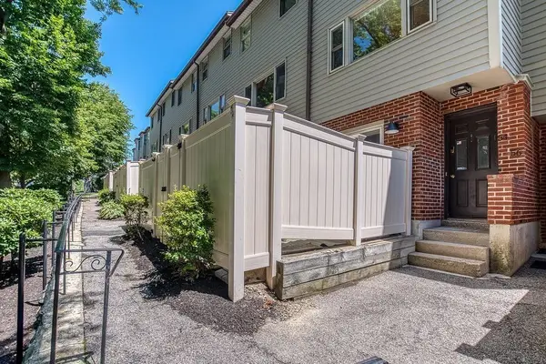 54 Regent Circle #54, Brookline, MA 02445